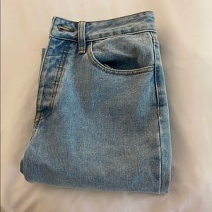 BRANDY MELVILLE JEANS!!